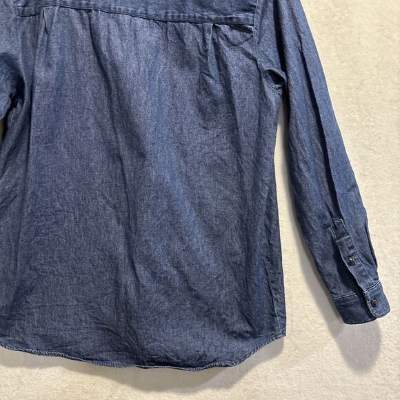 Karen Scott Denim Christmas Shirt Women's Medium Santa Claus Embroidered - Picture 11 of 16